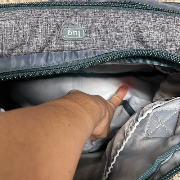 Lug travel tote in grey with long padded strap - Picture 7 of 13